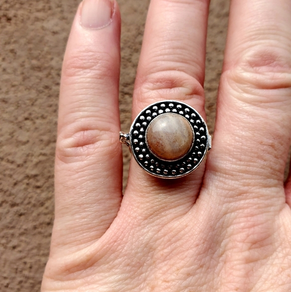 New Natural Sunstone 925 Silver Poison Ring. - Picture 4 of 12